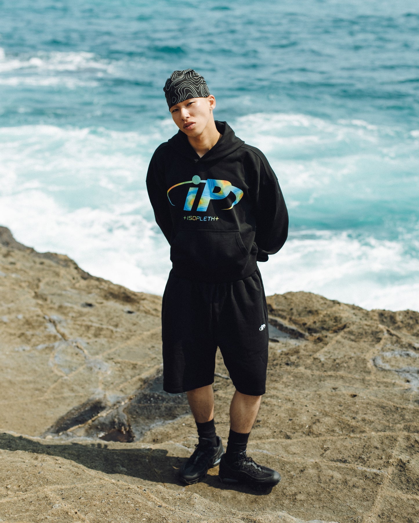 iP Thermograph Hoodie-Black