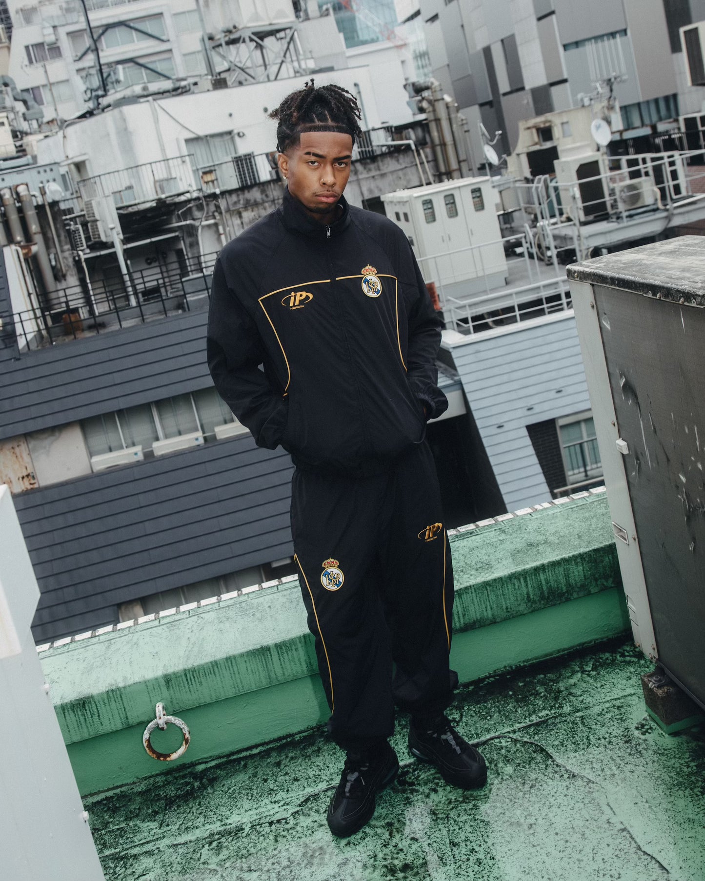 iP El Clásico Nylon Track Jacket-Black