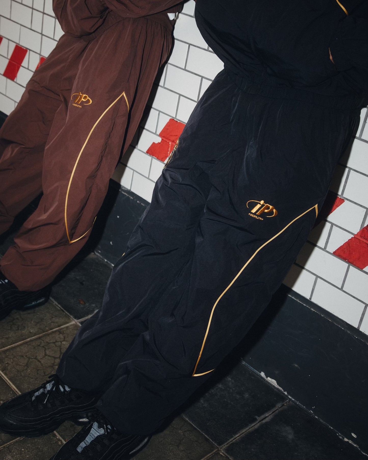 iP El Clásico Nylon Track Pants-Black