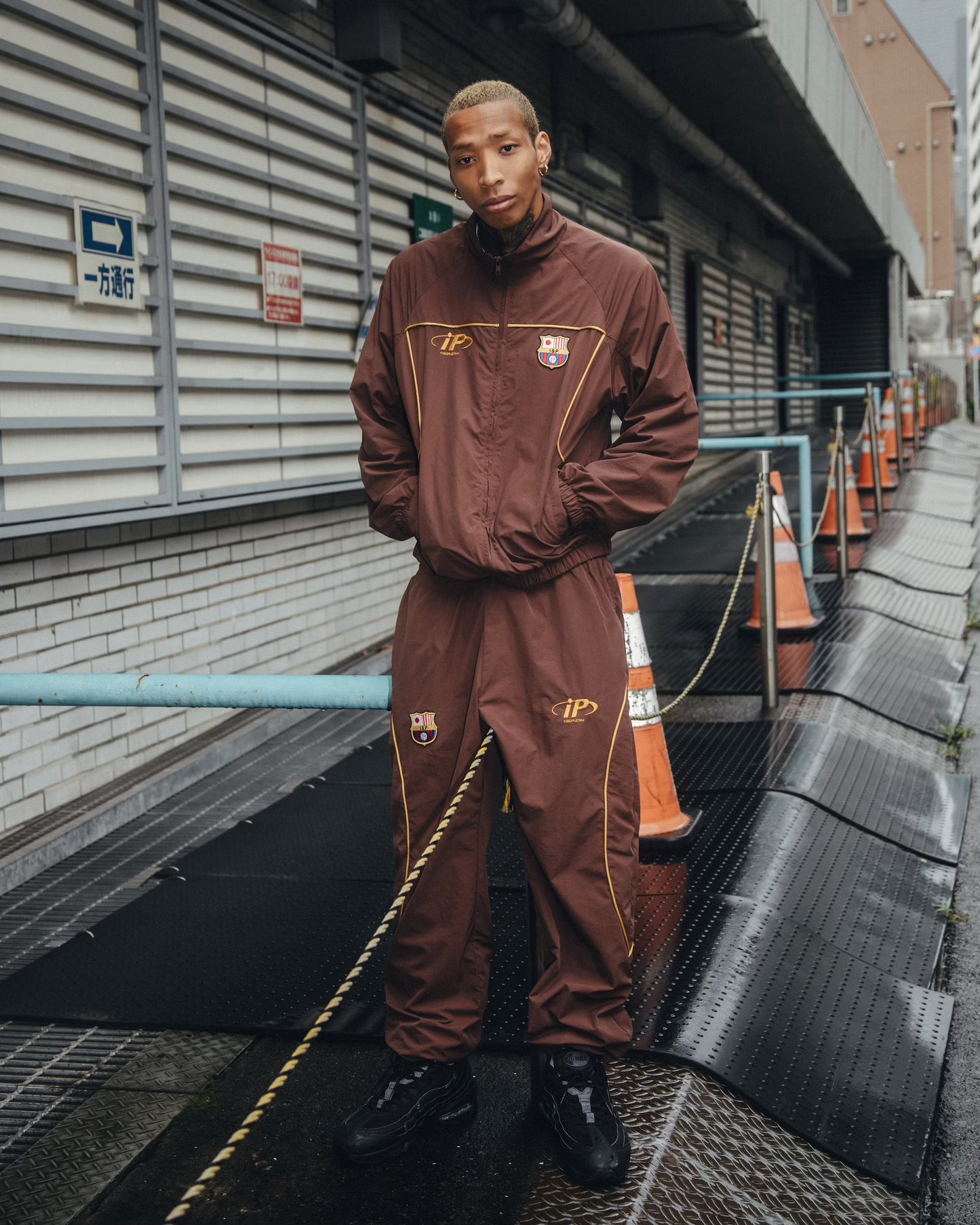 iP El Clásico Nylon Track Pants-Brown
