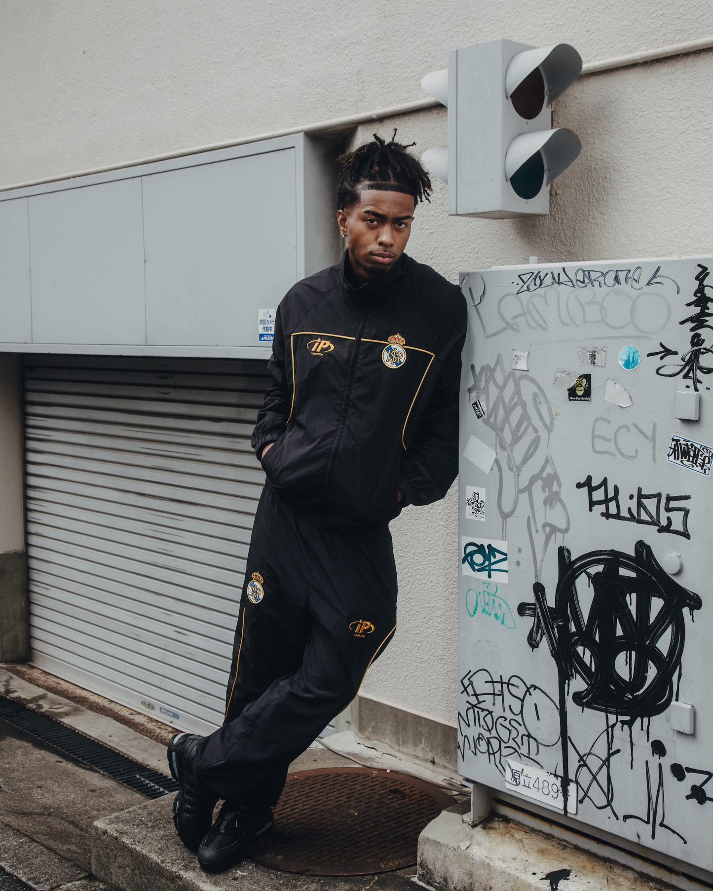 iP El Clásico Nylon Track Pants-Black