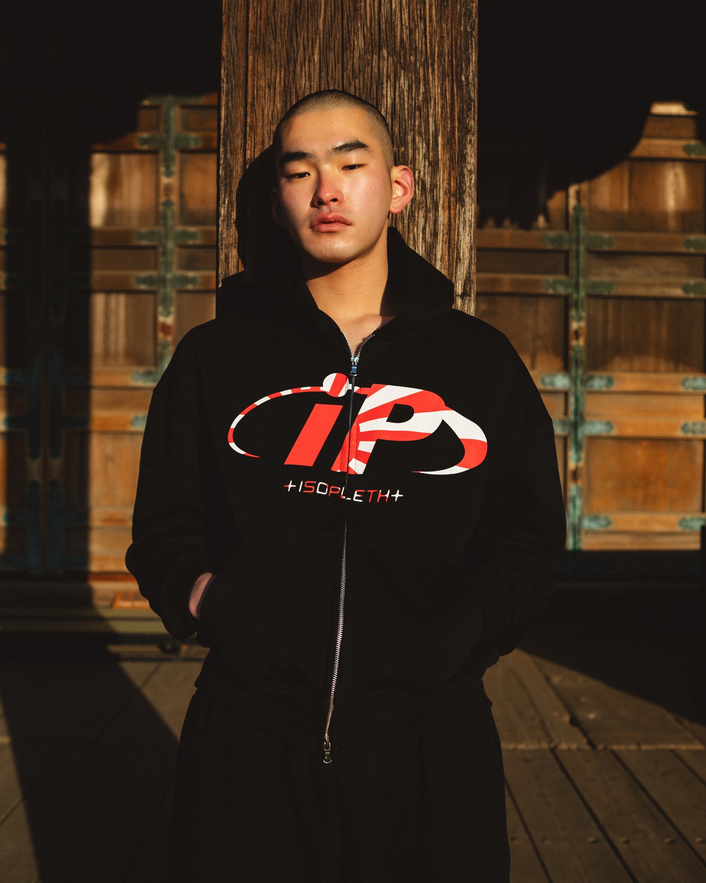 iP Sunrise zip up hoodie-Black